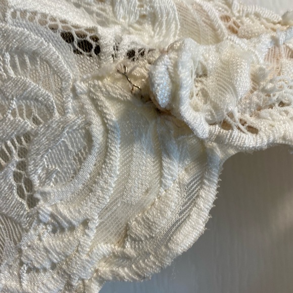 Jasz lace white dress. - Picture 5 of 6